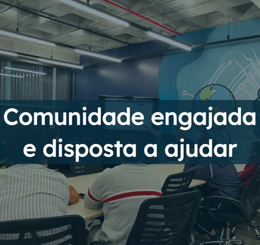 Comunidade engajada e disposta a ajudar: grupo reunido em uma sala assistindo a uma apresentação